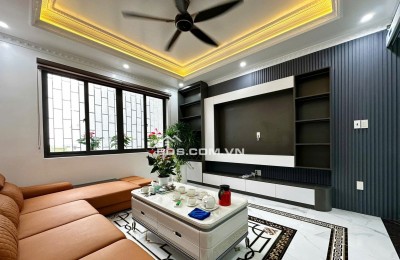 Ô CHỢ DỪA - LA THÀNH: Nhà ~60m2; Ô TÔ vào nhà; Trước nhà 2làn xe; 3Thoáng; 19tỷ hơn